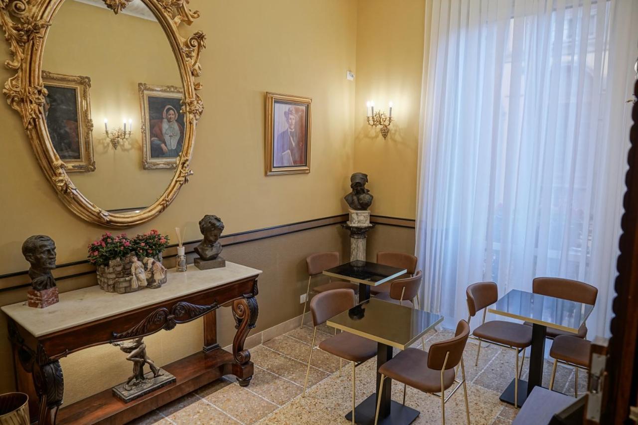 Bed and Breakfast Dimora Donna Elena Nápoles Exterior foto