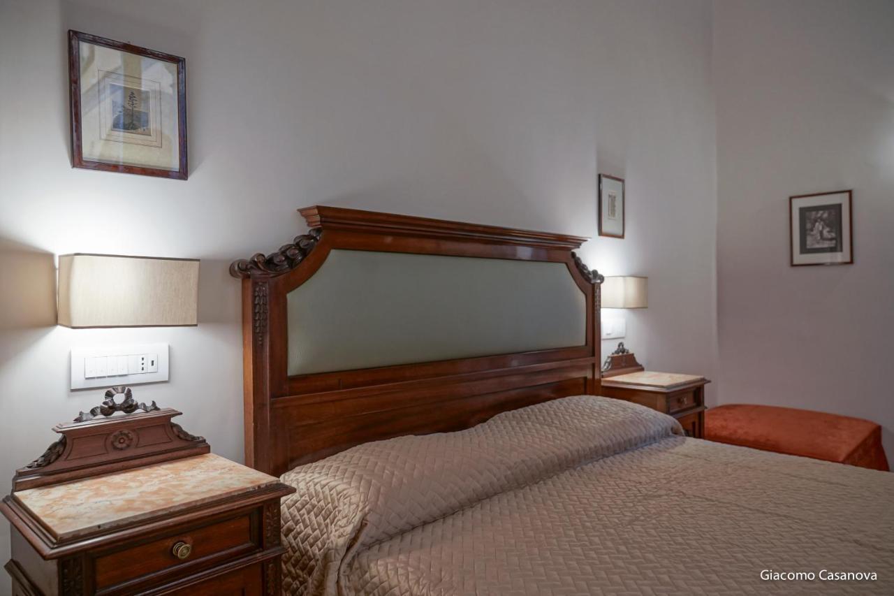 Bed and Breakfast Dimora Donna Elena Nápoles Exterior foto
